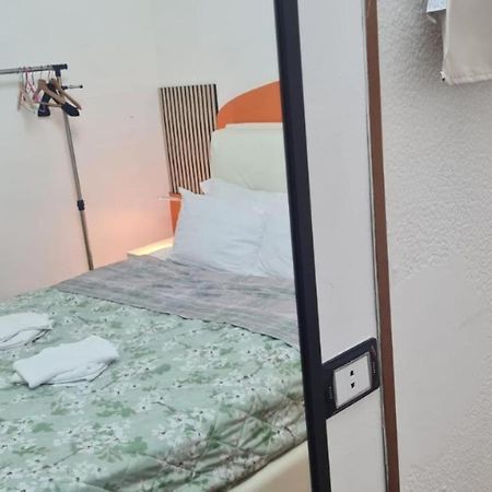 Luxury Camilla Apartment Рим Екстериор снимка